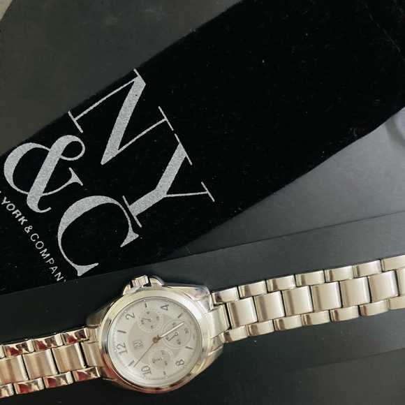 Silver NYC hand watch ! - Picture 3 of 8